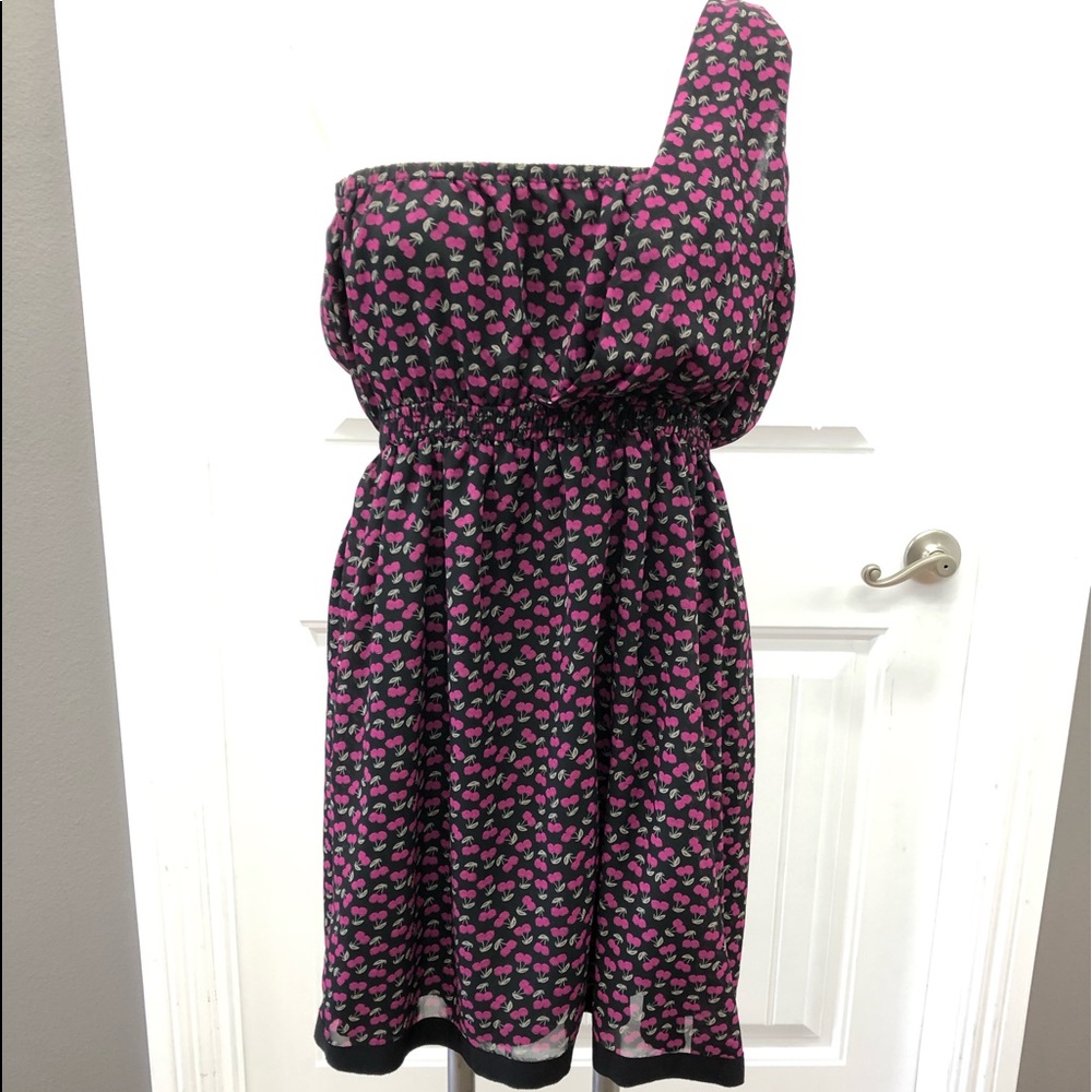 One shoulder dress